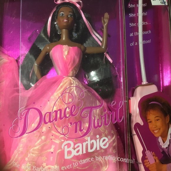 Dance n Twirl Barbie (First Barbie ever to dance by radio control!) - Picture 16 of 16